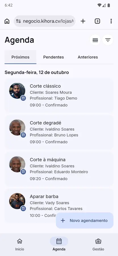 A barbershop’s schedule at negocio.kihora.cv, in a phone browser.